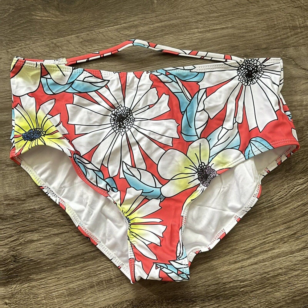 NWT Woman’s Floral Crisscross Back Sexy Cute Bathing Suit Bottom Size M